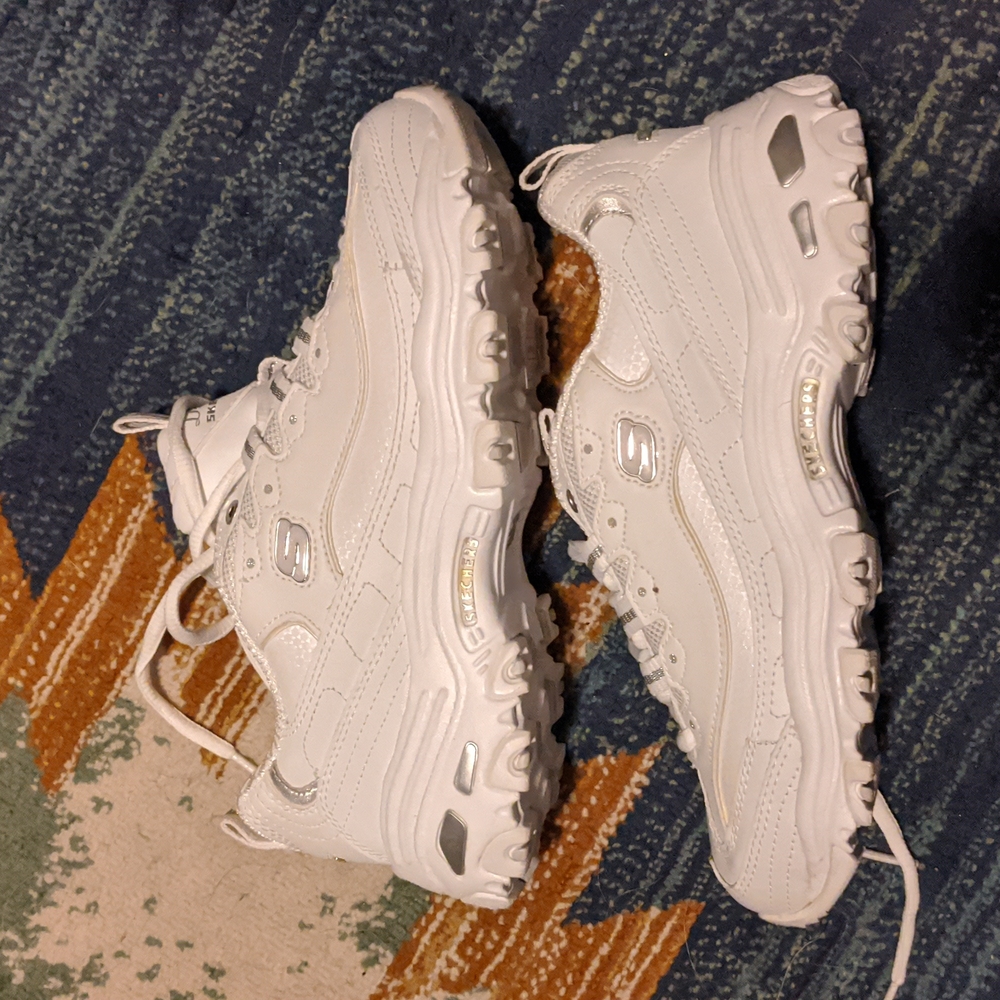 Skechers sneakers